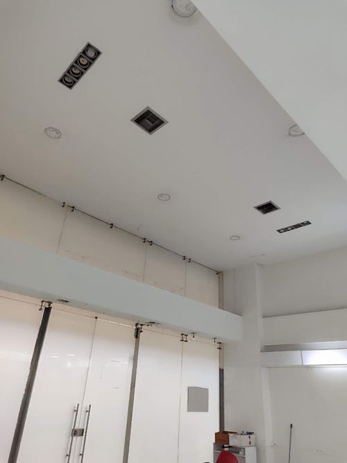Local en venta en El Poblado, Medellín, 130 m² · foto 12 de 21