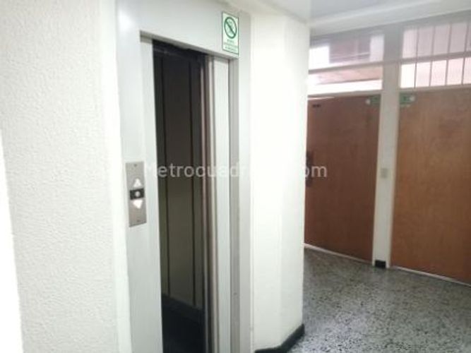 Apartaestudio en venta en Chapinero, Bogotá, 27 m² · foto 10 de 15