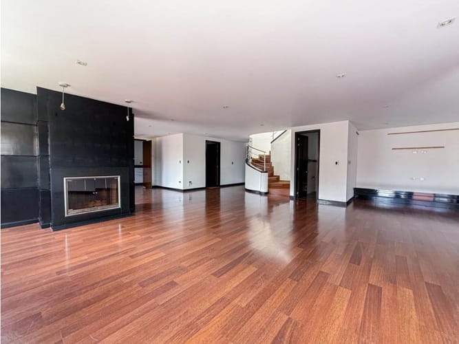Apartamento de 3 alcobas en venta en San Patricio, Bogotá, 206 m² · foto 2 de 13