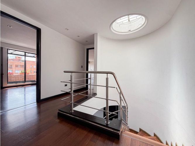 Apartamento de 3 alcobas en venta en San Patricio, Bogotá, 206 m² · foto 6 de 13