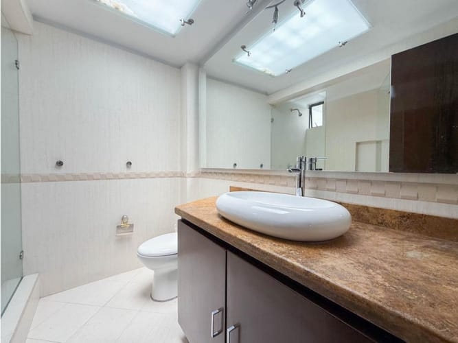 Apartamento de 3 alcobas en venta en San Patricio, Bogotá, 206 m² · foto 10 de 13