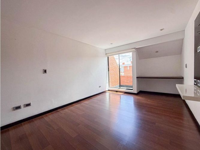 Apartamento de 3 alcobas en venta en San Patricio, Bogotá, 206 m² · foto 11 de 13