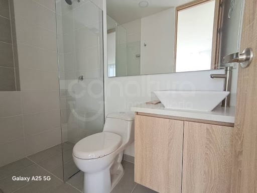 Apartamento de 2 alcobas en arriendo en Loma De San Jose, Sabaneta, 70 m² · foto 8 de 14