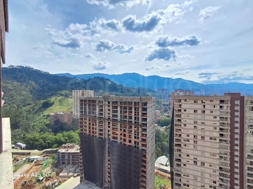 Apartamento de 2 alcobas en arriendo en Loma De San Jose, Sabaneta, 70 m² · foto 13 de 14