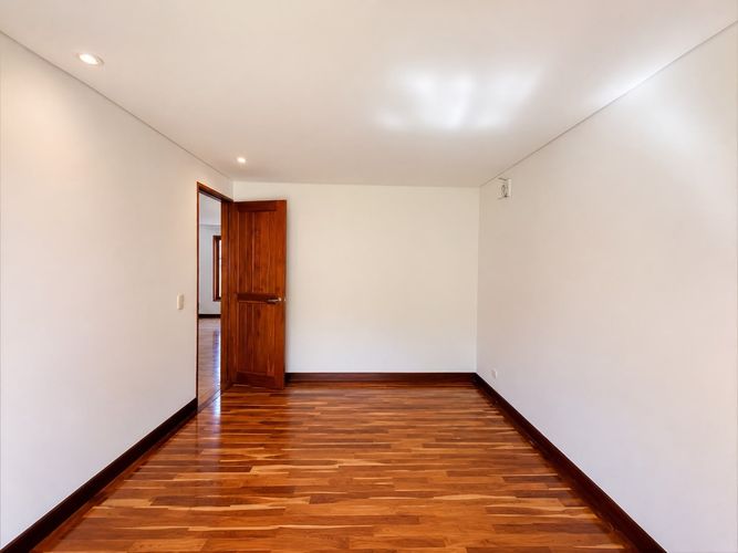 Casa de 3 alcobas en venta en Escobero, Envigado, 270 m² · foto 9 de 20