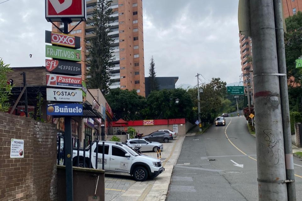 Apartamento en venta en Loma Del Esmeraldal, Envigado · foto 23 de 24