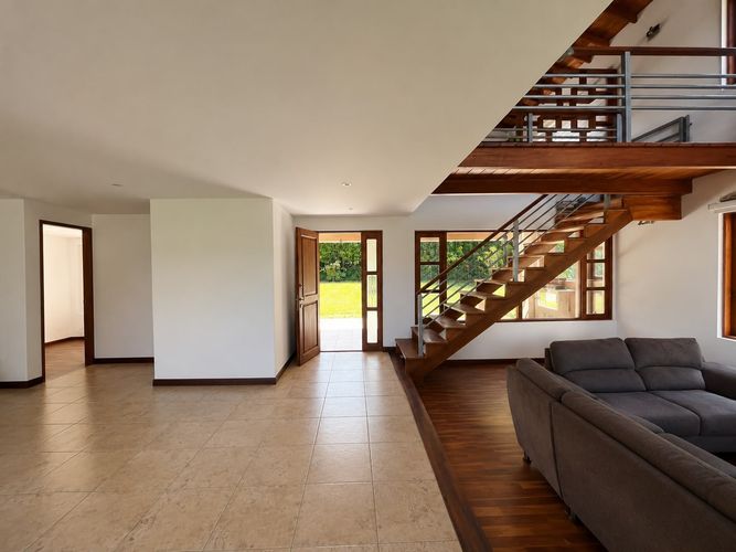 Casa de 3 alcobas en venta en Escobero, Envigado, 270 m² · foto 3 de 20