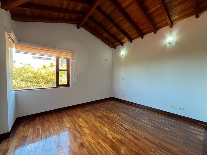 Casa de 3 alcobas en venta en Escobero, Envigado, 270 m² · foto 12 de 20