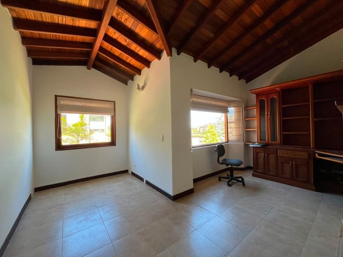 Casa de 3 alcobas en venta en Escobero, Envigado, 270 m² · foto 13 de 20