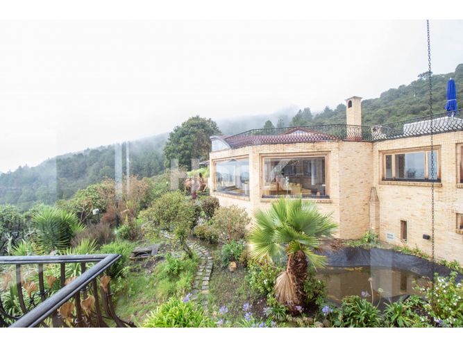 Casa de 7 alcobas en venta en Altos De Yerbabuena, Chía, 1977 m² · foto 2 de 24