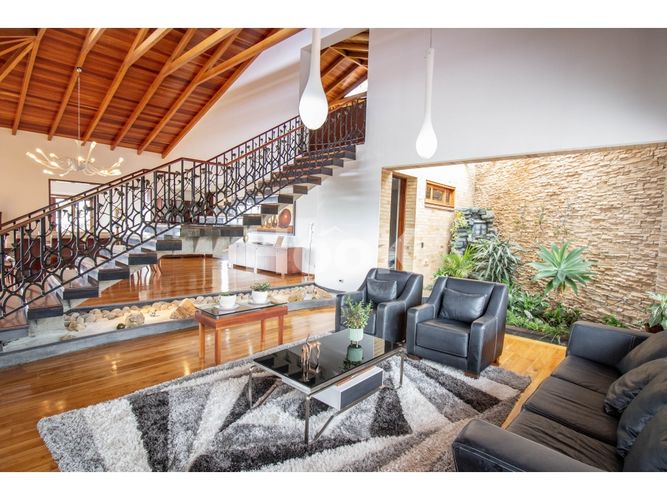 Casa de 7 alcobas en venta en Altos De Yerbabuena, Chía, 1977 m² · foto 11 de 24