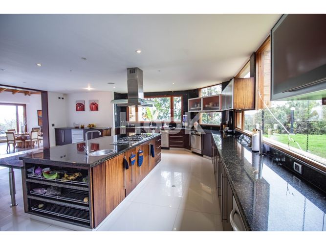 Casa de 7 alcobas en venta en Altos De Yerbabuena, Chía, 1977 m² · foto 12 de 24