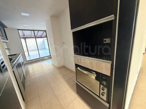 Apartamento de 3 alcobas en arriendo en Las Palmas, Medellín, 162 m² · foto 4 de 21