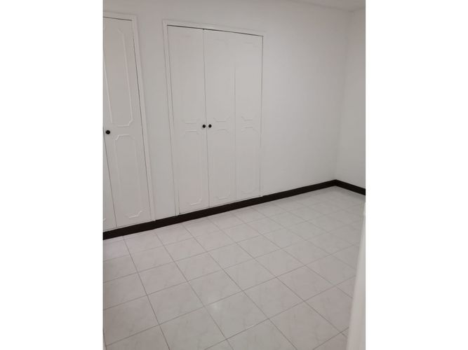 Edificio en venta en San Fernando Viejo, Cali, 660 m² · foto 2 de 10