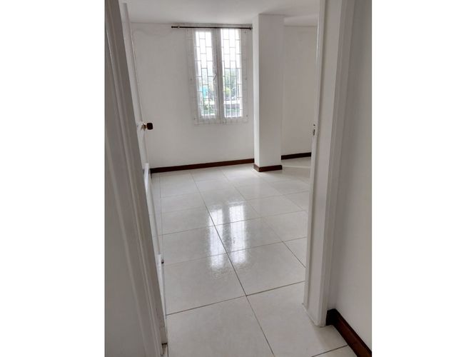 Edificio en venta en San Fernando Viejo, Cali, 660 m² · foto 3 de 10