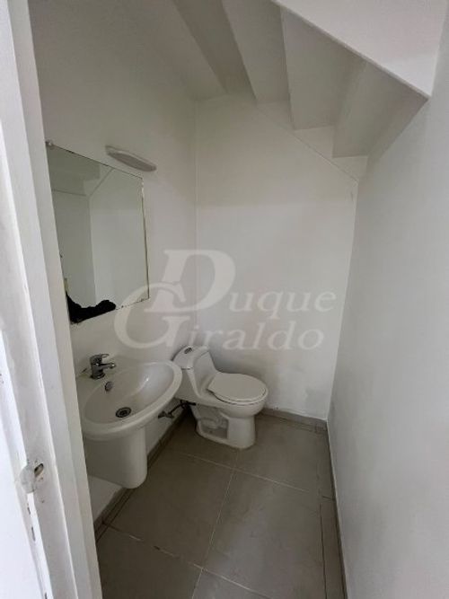 Local en arriendo en Patio Bonito, Medellín, 182 m² · foto 3 de 13