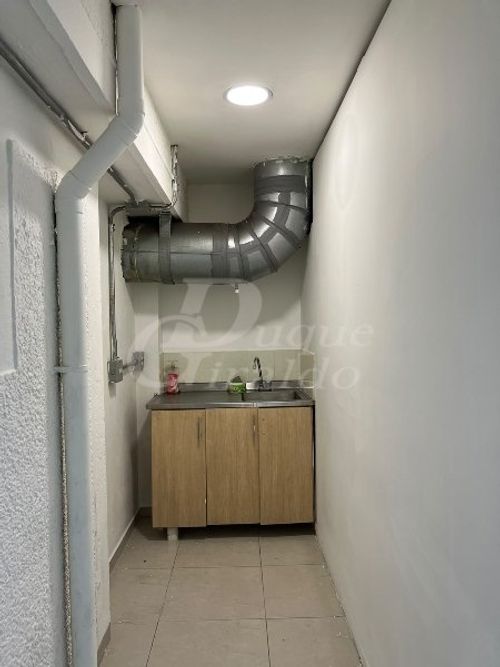 Local en arriendo en Patio Bonito, Medellín, 182 m² · foto 4 de 13