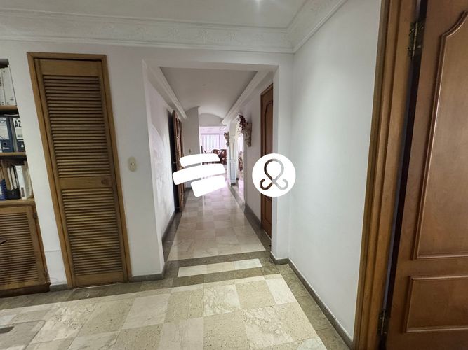 Apartamento de 4 alcobas en venta en Los Balsos, Medellín, 250 m² · foto 2 de 9