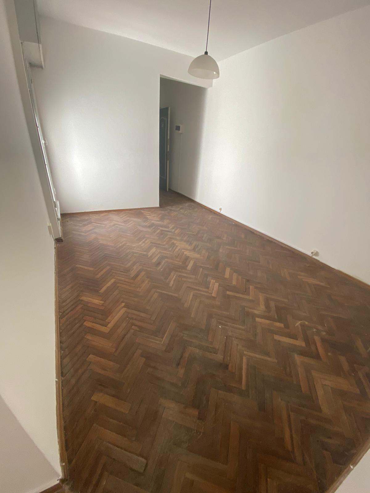Alquiler Apartamento Luminoso, Un Dormitorio En El Centro