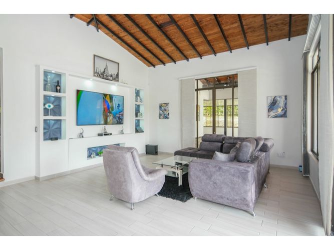 Casa de 4 alcobas en venta en Jardin Bajo, Armenia, 420 m² · foto 4 de 24