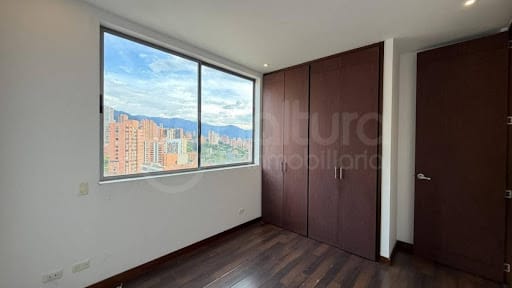 Apartamento de 3 alcobas en arriendo en El Tesoro, Medellín, 127 m² · foto 11 de 24