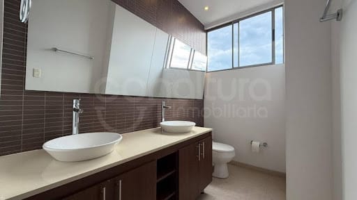 Apartamento de 3 alcobas en arriendo en El Tesoro, Medellín, 127 m² · foto 12 de 24