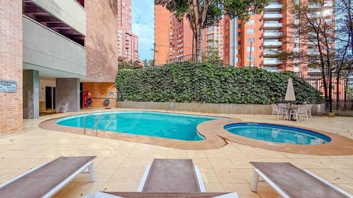 Apartamento de 3 alcobas en arriendo en El Tesoro, Medellín, 127 m² · foto 22 de 24