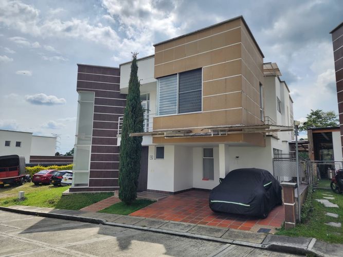 Casa de 3 alcobas en venta en Norte De Armenia, Armenia · foto 2 de 24