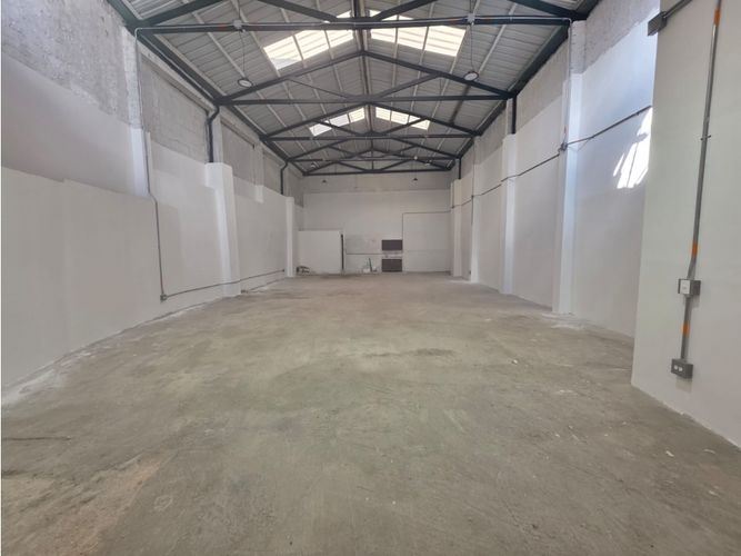 Bodega en arriendo en Boston, Medellín, 380 m² · foto 5 de 7