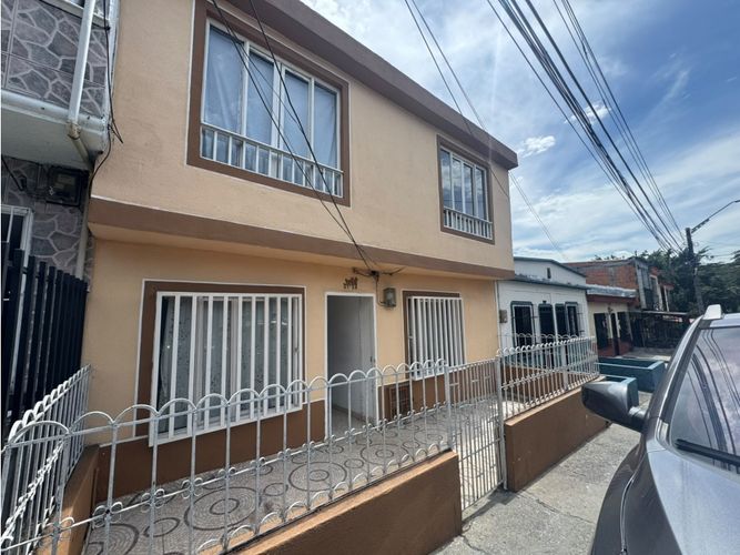 Casa de 17 alcobas en venta en San Fernando, Pereira, 207 m² · foto 2 de 12