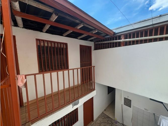 Casa de 17 alcobas en venta en San Fernando, Pereira, 207 m² · foto 3 de 12