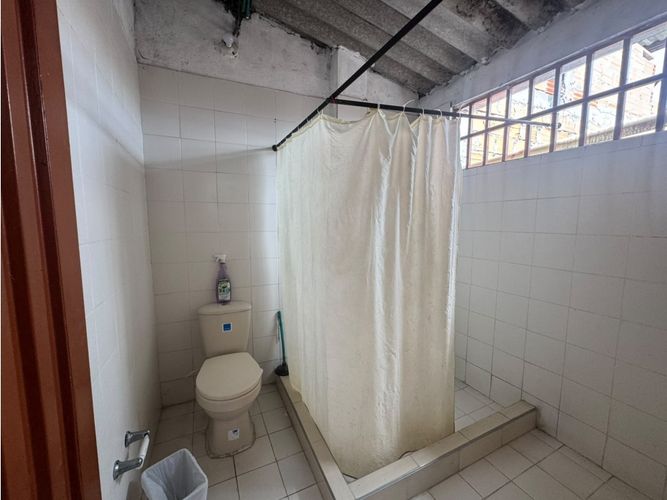 Casa de 17 alcobas en venta en San Fernando, Pereira, 207 m² · foto 9 de 12