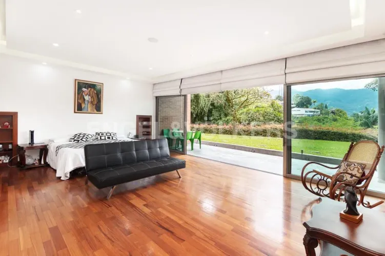 Casa de 4 alcobas en venta en Loma De Las Brujas, Envigado, 856 m² · foto 6 de 19