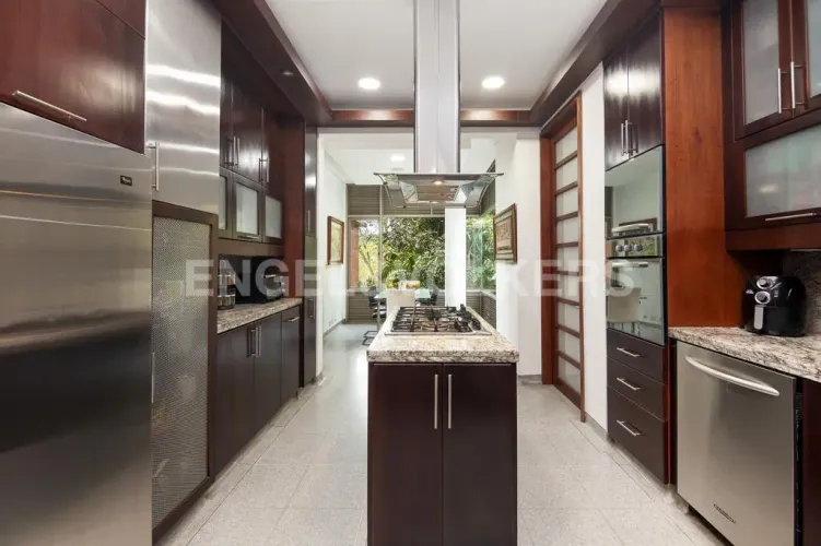 Casa de 4 alcobas en venta en Loma De Las Brujas, Envigado, 856 m² · foto 3 de 19