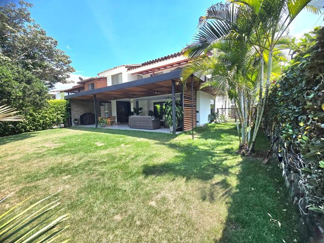 Casa de 5 alcobas en venta en Pance Alto, Cali, 300 m² · foto 3 de 24