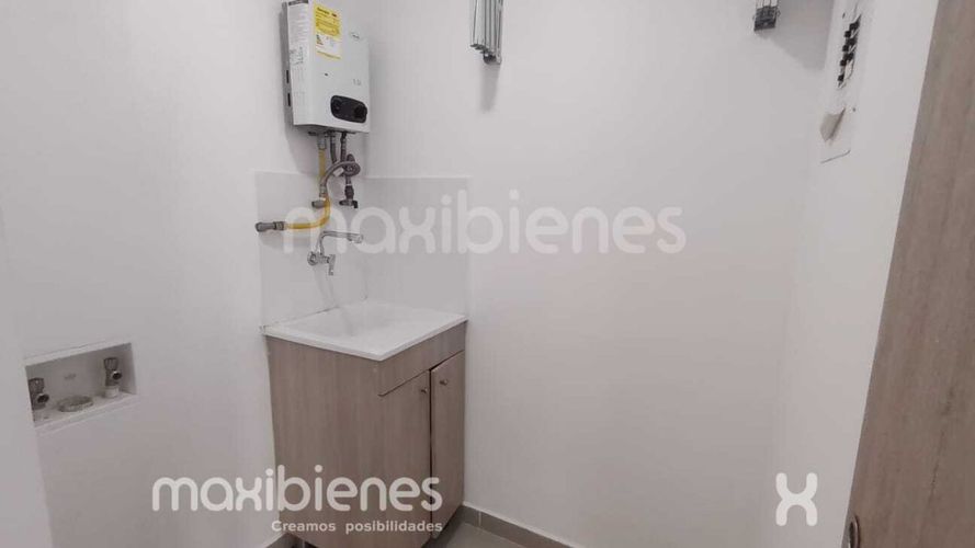 Apartamento de 3 alcobas en venta en Las Lomitas, Sabaneta, 78 m² · foto 12 de 14