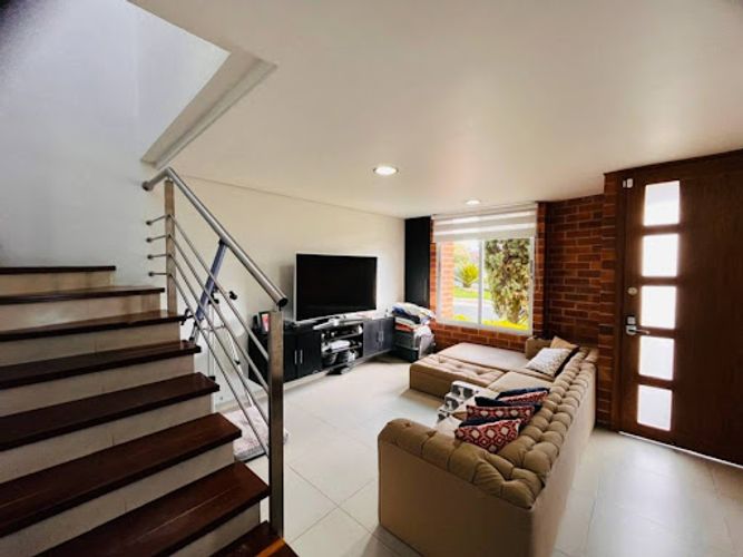 Casa de 3 alcobas en venta en Santa Elena, El Retiro, 370 m² · foto 3 de 18