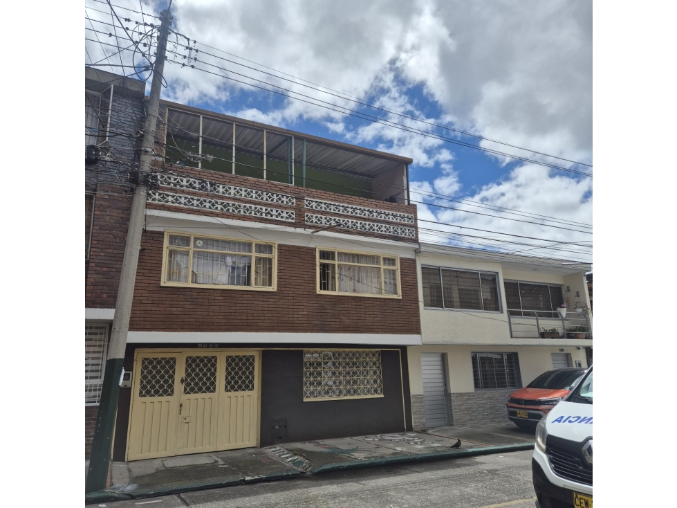 Casa en venta en Ciudad Jardin Norte, Bogotá · foto 2 de 18
