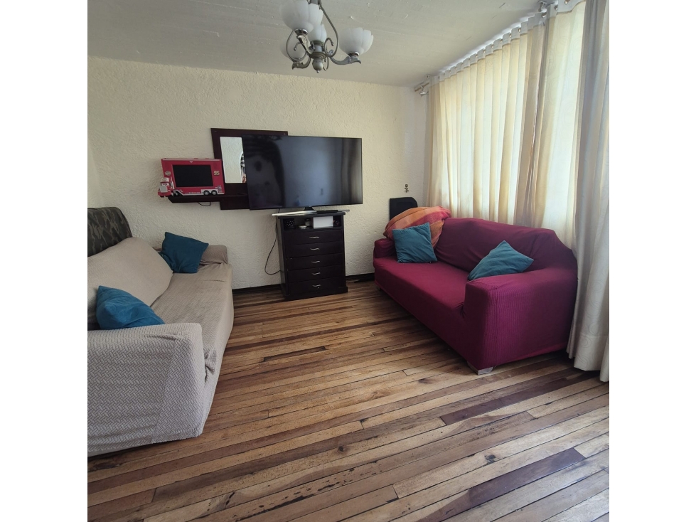 Casa en venta en Ciudad Jardin Norte, Bogotá · foto 8 de 18