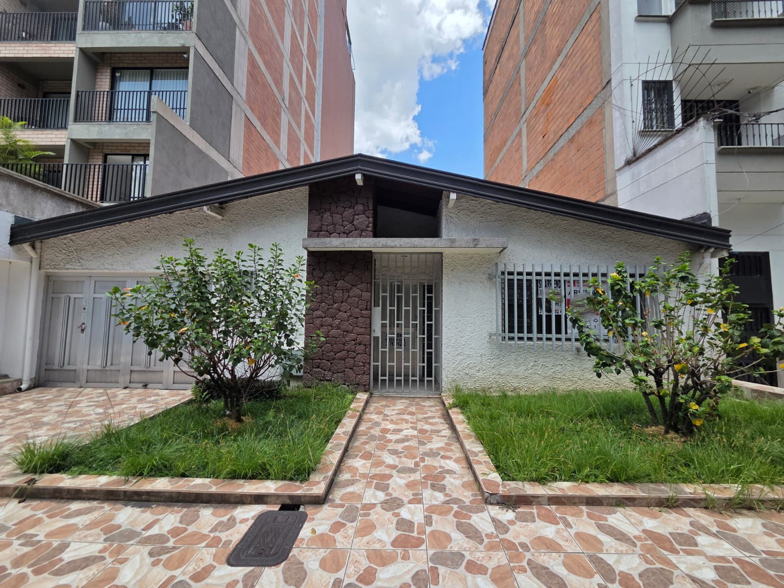 Casa en Arriendo en Laureles, Medellín en Bolivariana