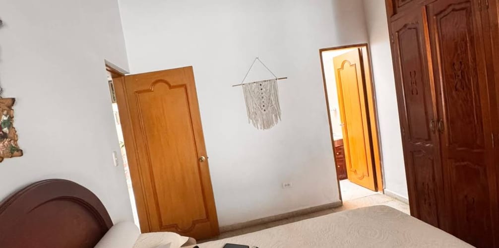 Casa de 6 alcobas en venta en Guayaquil, Medellín, 236 m² · foto 10 de 24