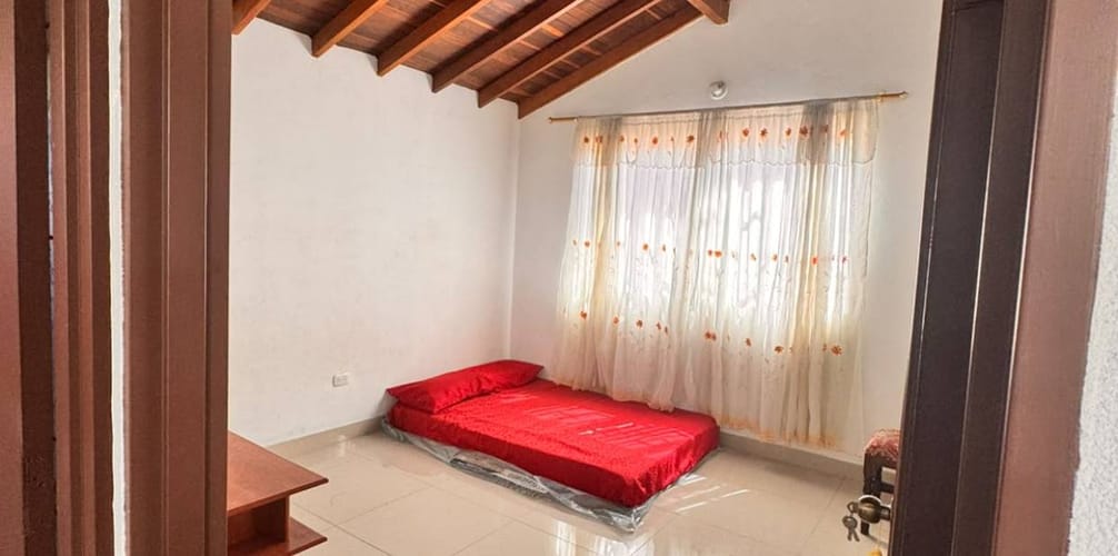 Casa de 6 alcobas en venta en Guayaquil, Medellín, 236 m² · foto 18 de 24