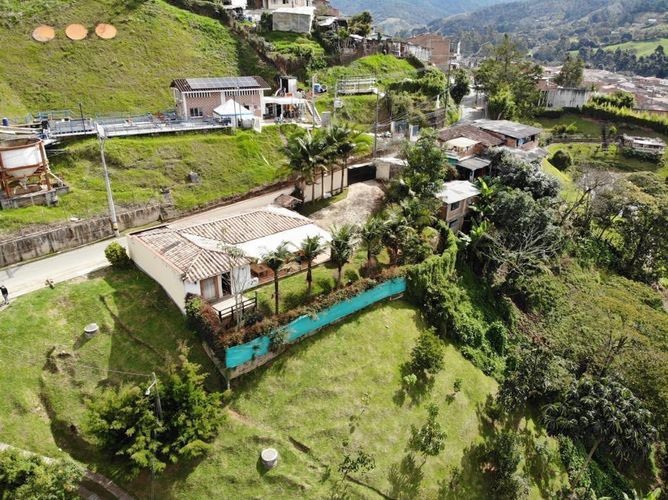 Casa de 3 alcobas en venta en El Retiro, 500 m² · foto 2 de 19