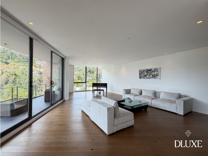 Apartamento de 3 alcobas en venta en Chico Norte, Bogotá, 340 m² · foto 2 de 24