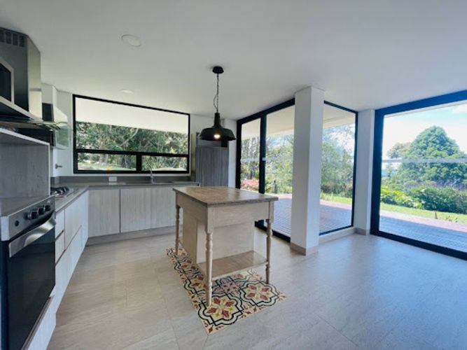 Casa de 4 alcobas en venta en Lomitas, La Ceja, 309 m² · foto 7 de 24