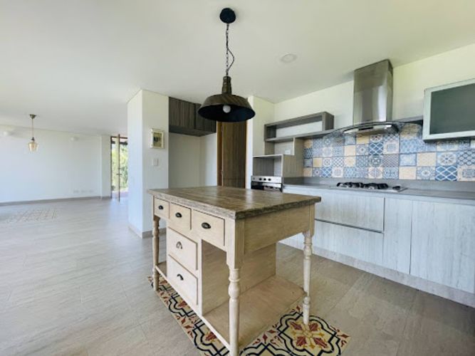 Casa de 4 alcobas en venta en Lomitas, La Ceja, 309 m² · foto 9 de 24