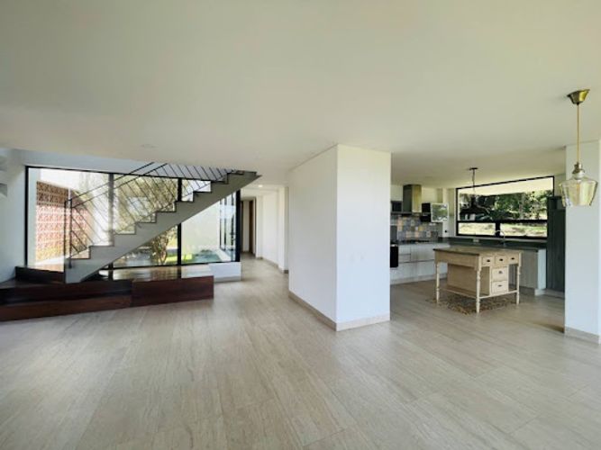 Casa de 4 alcobas en venta en Lomitas, La Ceja, 309 m² · foto 11 de 24