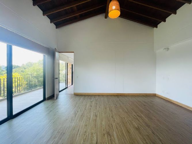 Casa de 4 alcobas en venta en Lomitas, La Ceja, 309 m² · foto 19 de 24