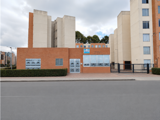 Apartaestudio en venta en Engativá, Bogotá, 39 m² · foto 2 de 24