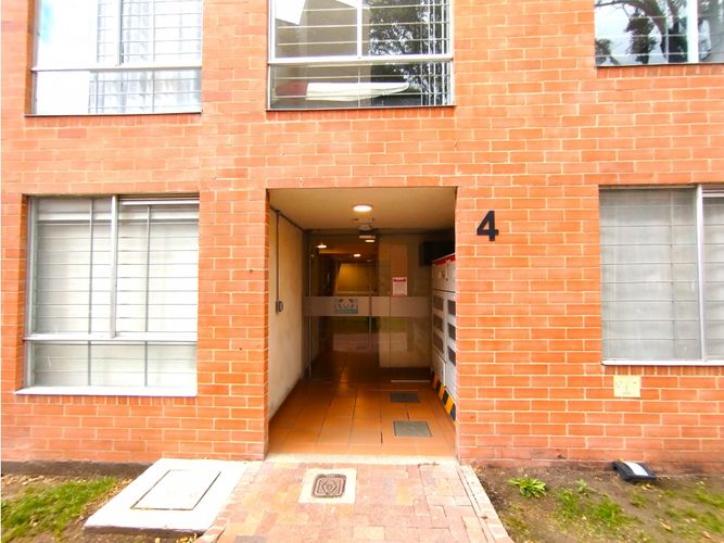 Apartaestudio en venta en Engativá, Bogotá, 39 m² · foto 3 de 24